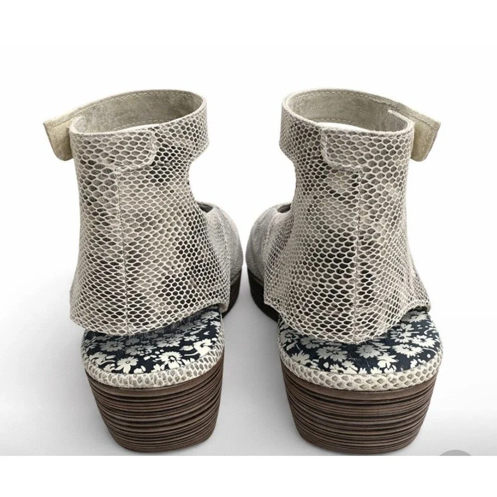 Bernie Mev Mely Snakeskin Slingback Wedge Platform Sandals Size 7‎ NWOB